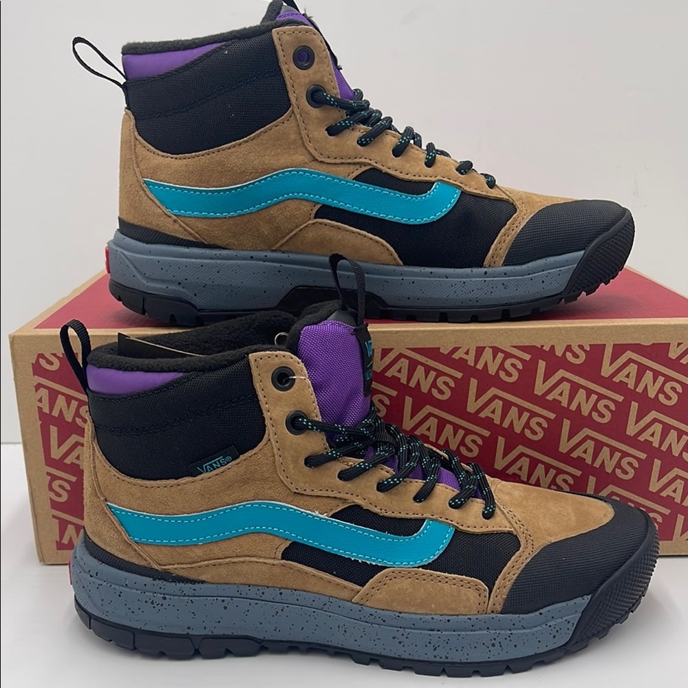 Vans WMNS High-Top Sneakers Boots Blue and Tan Accents Ultrarange Exo
Tobacco